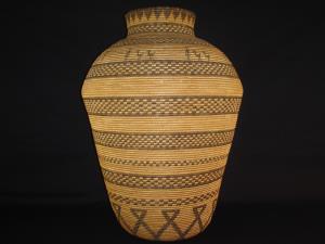 A very large Apache olla basket