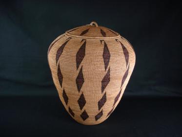 Datso La Lee polychome basket with lid