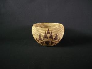 A very nice Maidu degikup-shaped basket