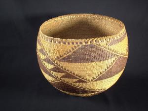 A very nice Pomo basket